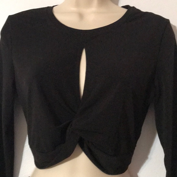 Black long sleeve crop top - Picture 2 of 3